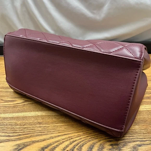 Badgley Mischka Burgundy Large Quilted Shoulder Bag With Detachable Strap - Picture 8 of 8